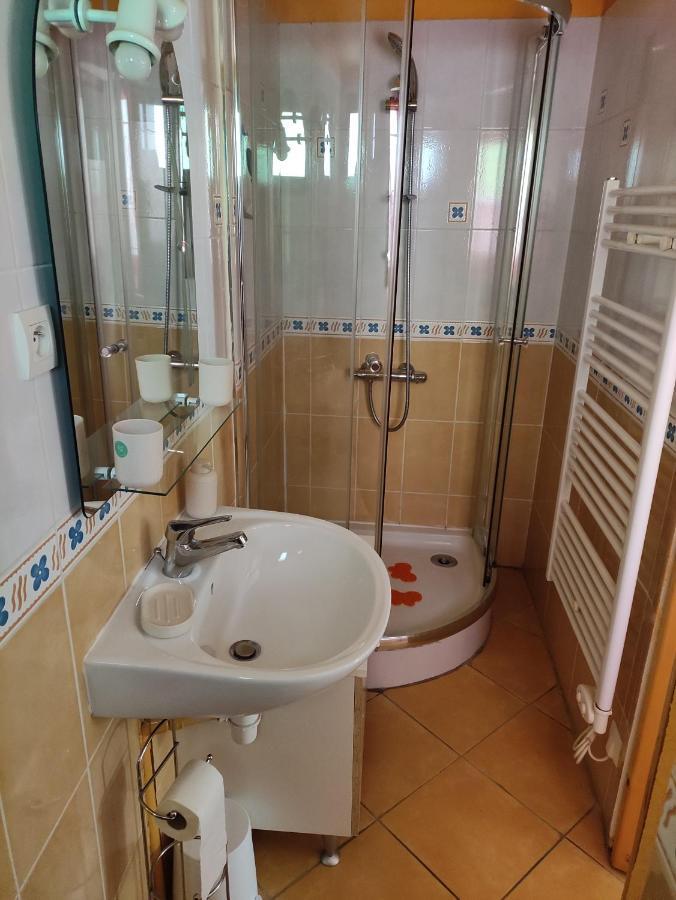 Confortable Maison De Village En Pierre Typique 몰티그 외부 사진