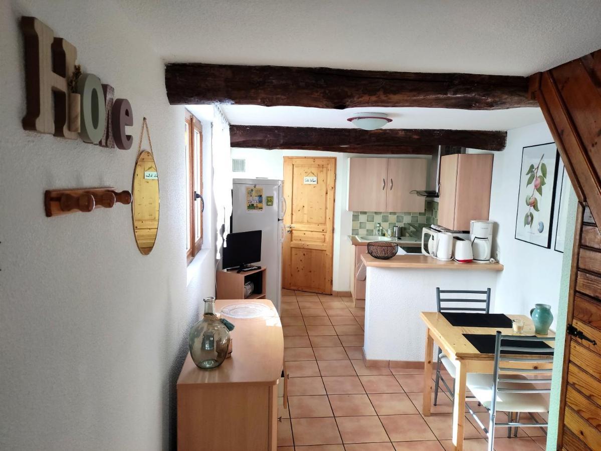 Confortable Maison De Village En Pierre Typique 몰티그 외부 사진