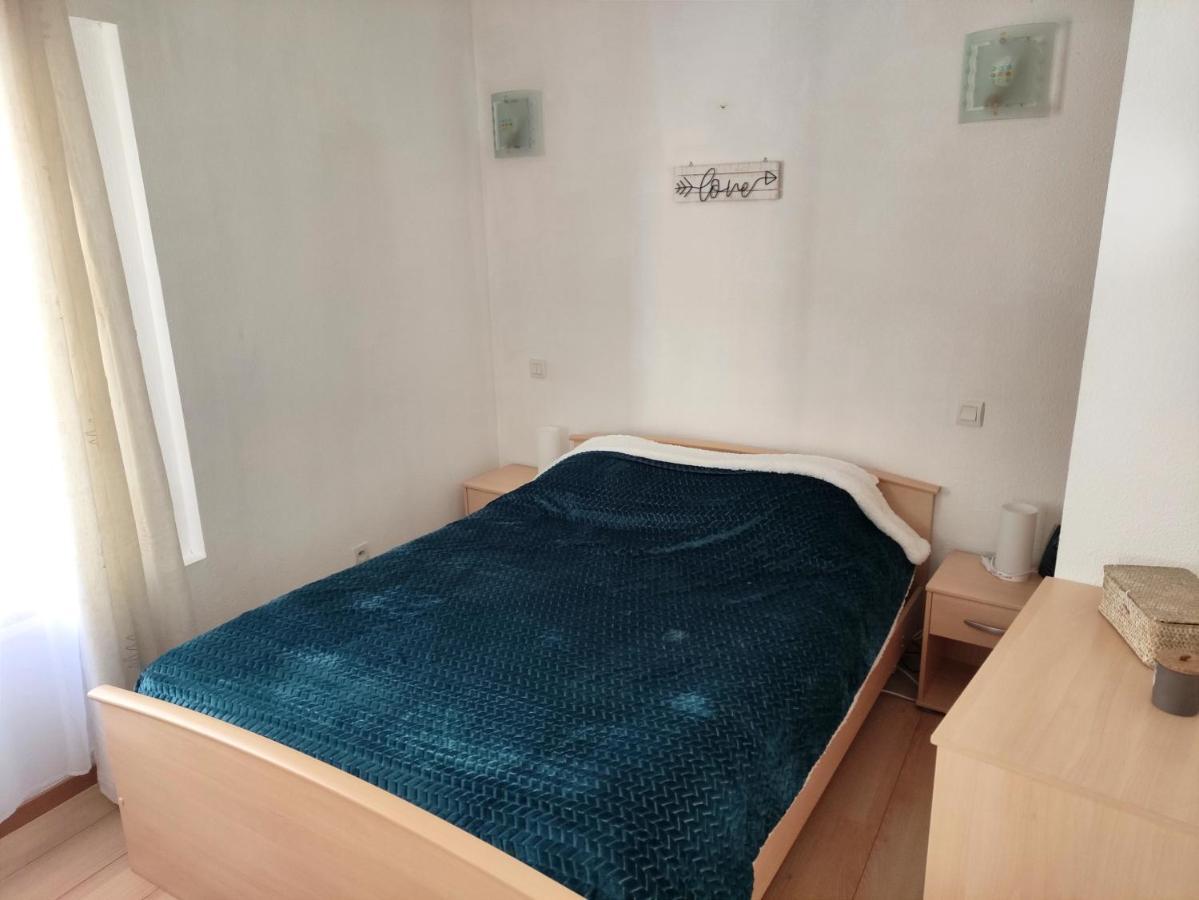 Confortable Maison De Village En Pierre Typique 몰티그 외부 사진